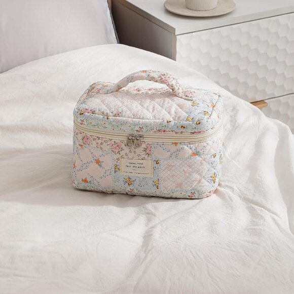 Large Quilted Makeup Bag for Women and Girls, Cute Coquette Floral Cotton Cosmet - Picture 5 of 6
